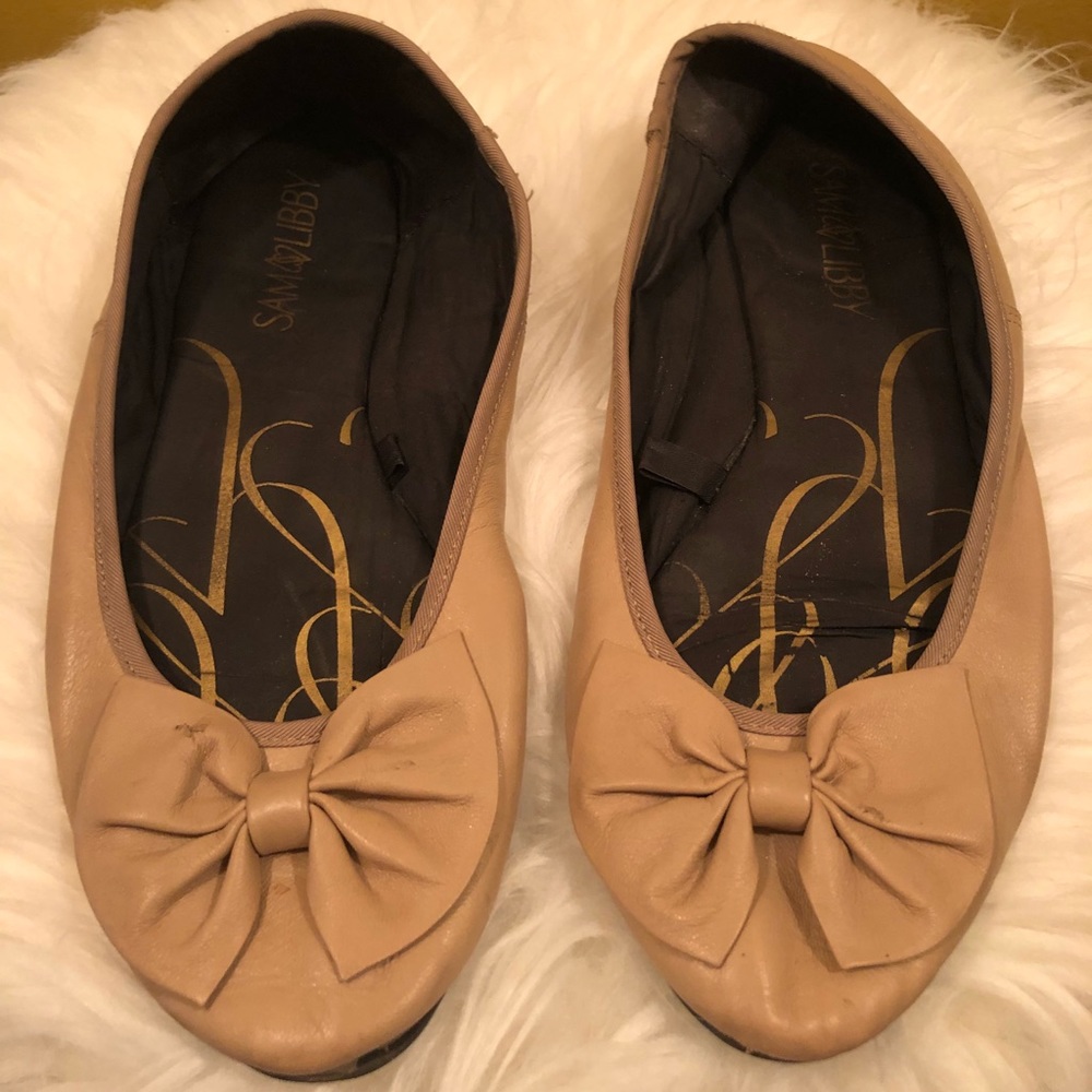Sam Libby light tan flats!